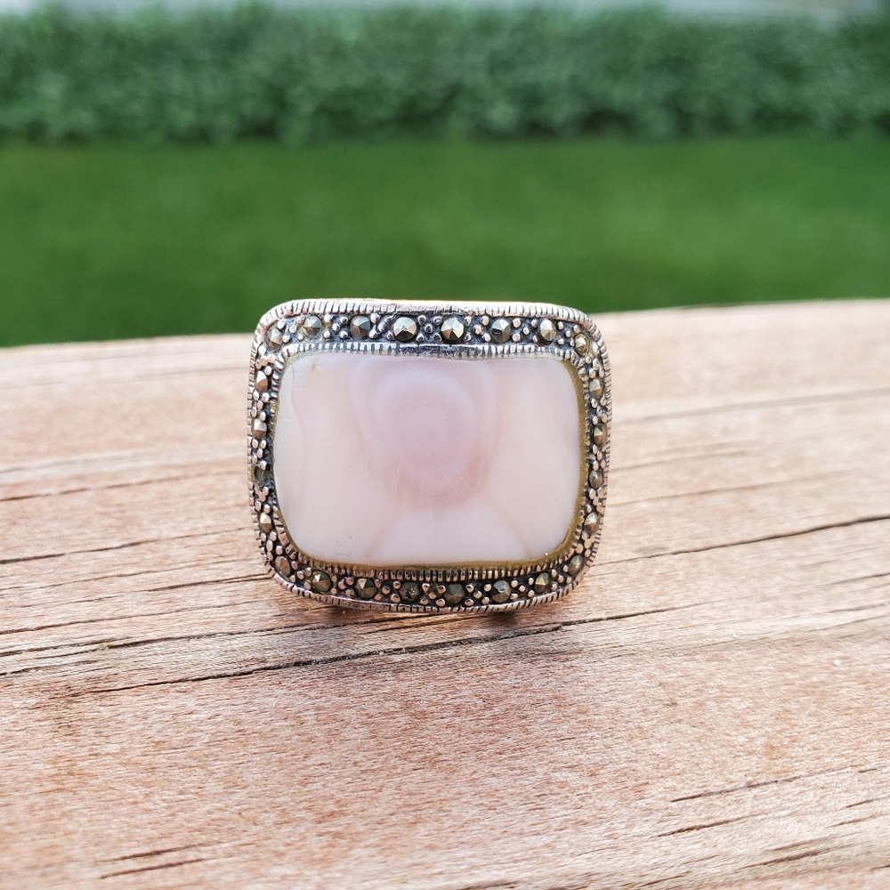 Vintage Mother Of Pearl & Marcasite Cocktail Ring (Size 5 1/2) - Picture 1 of 7